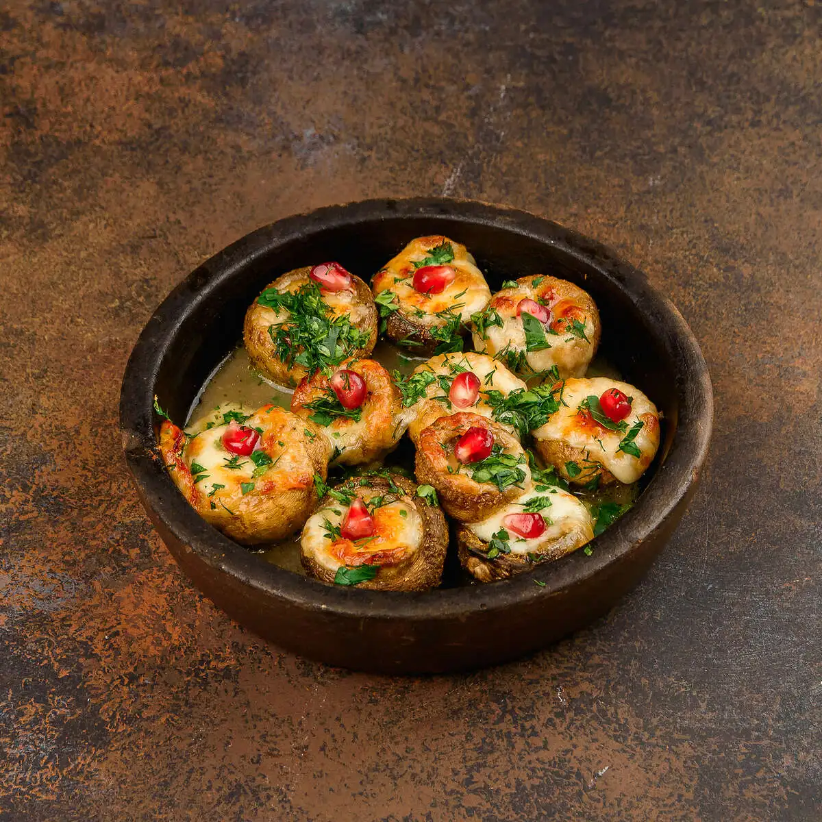 Шампиньоны, запечённые с сыром сулугуни 