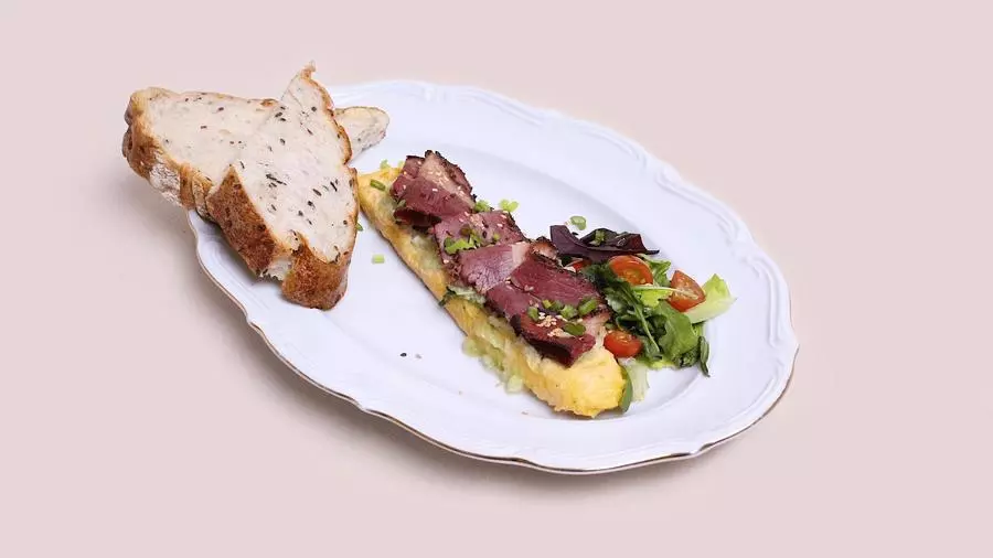 Омлетс пастрами