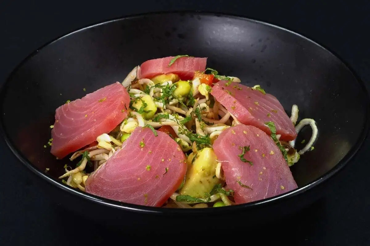 САЛАТ С ТУНЦОМ 