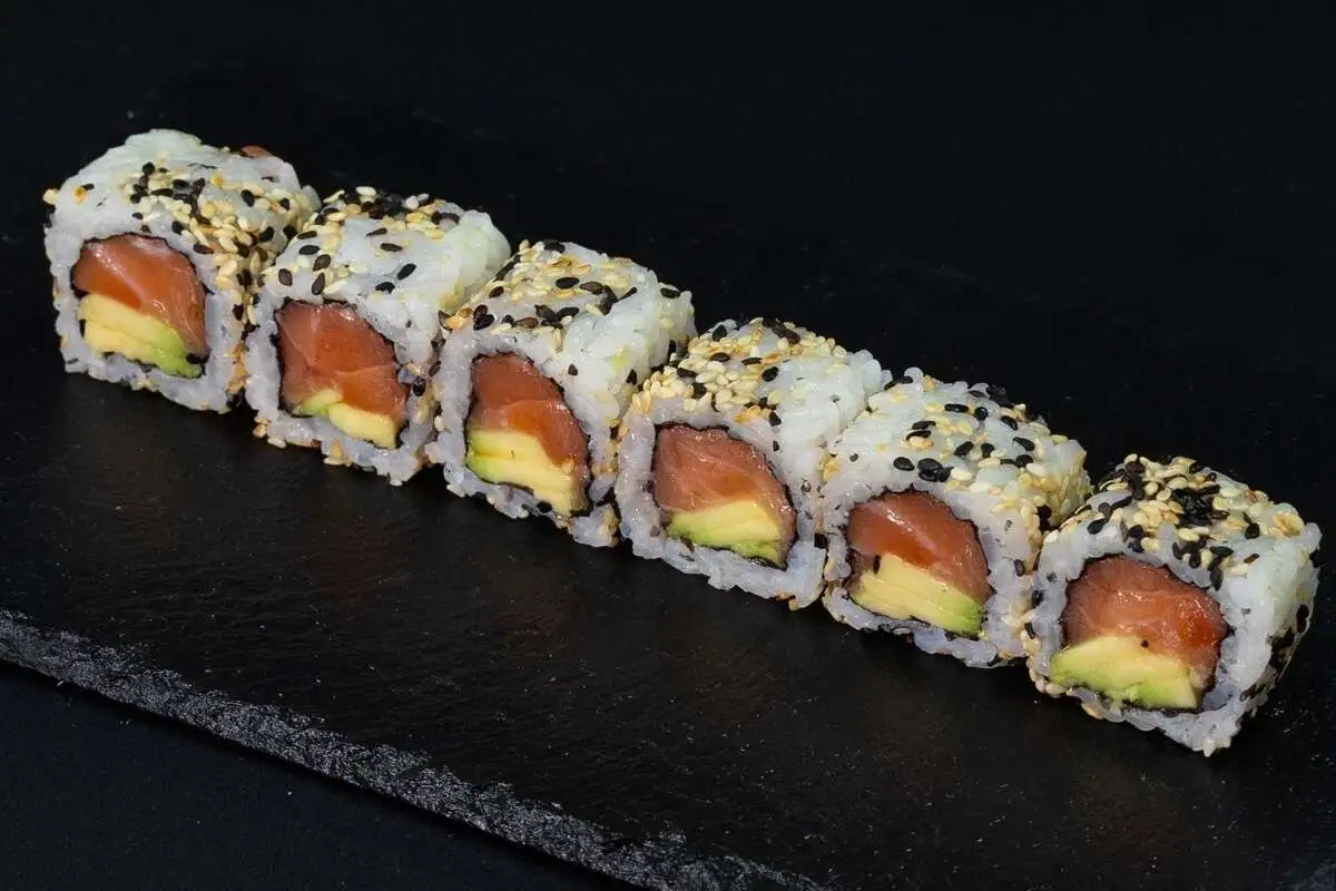 ролл ЛОСОСЬ АВОКАДО