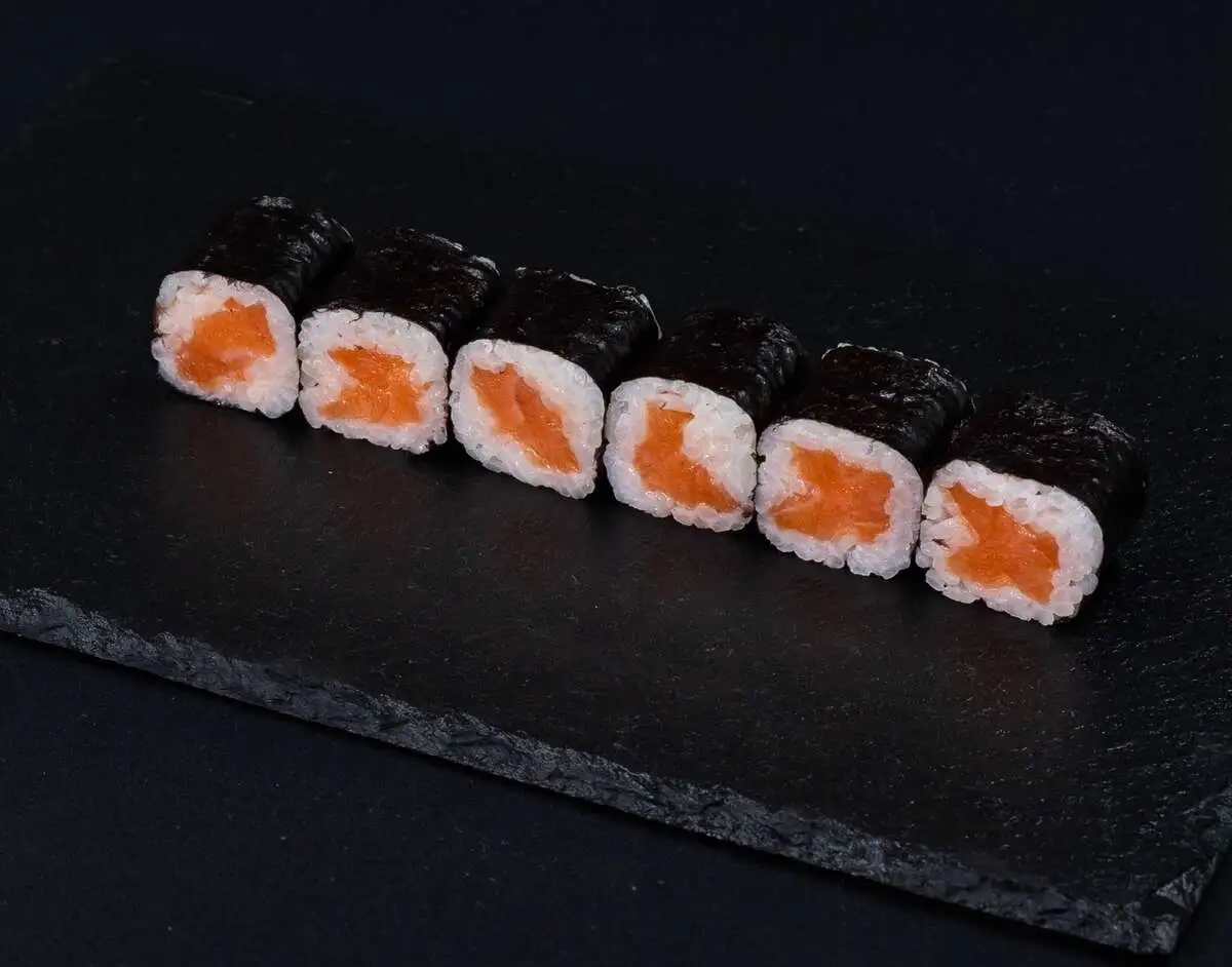 ролл нори маки ЛОСОСЬ