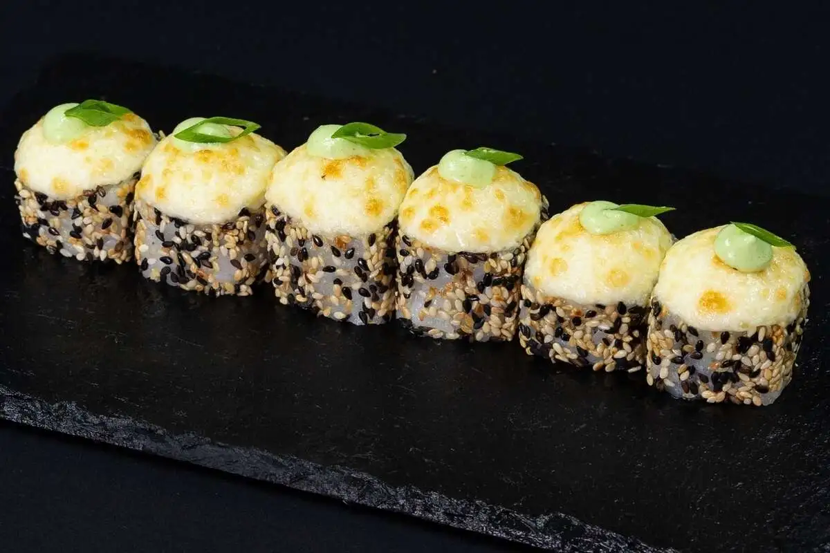 ЗАПЕЧЁННЫЙ РОЛЛ С УГРЁМ