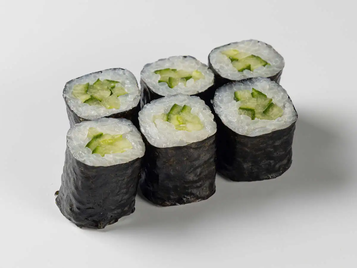 Мини-ролл огурец