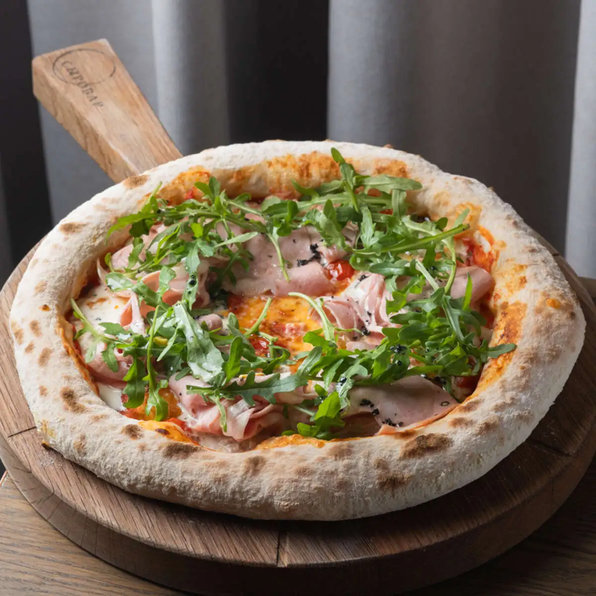 Пицца С мортаделлой и трюфельной страчателлой