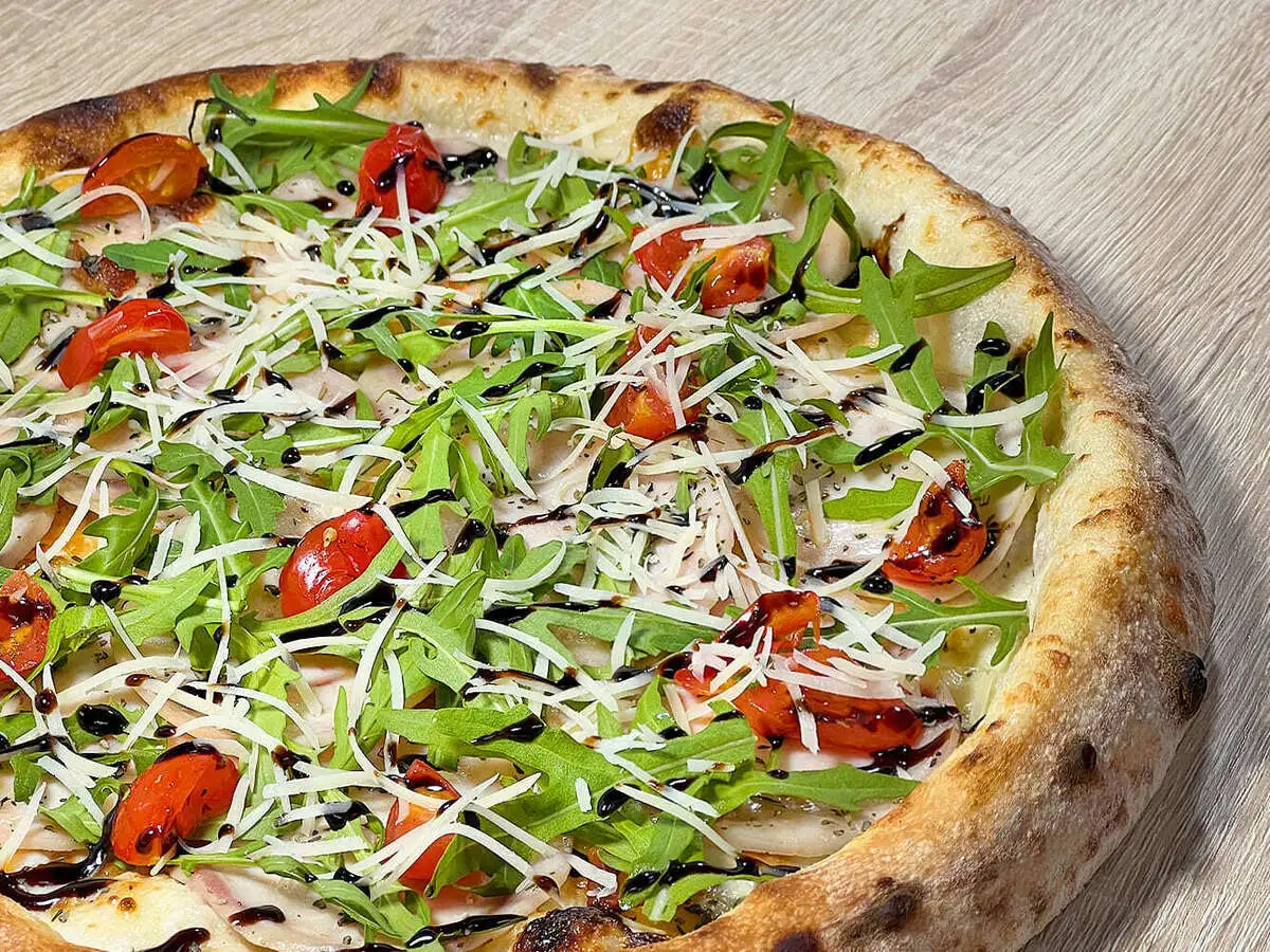 Ветчина с рукколой