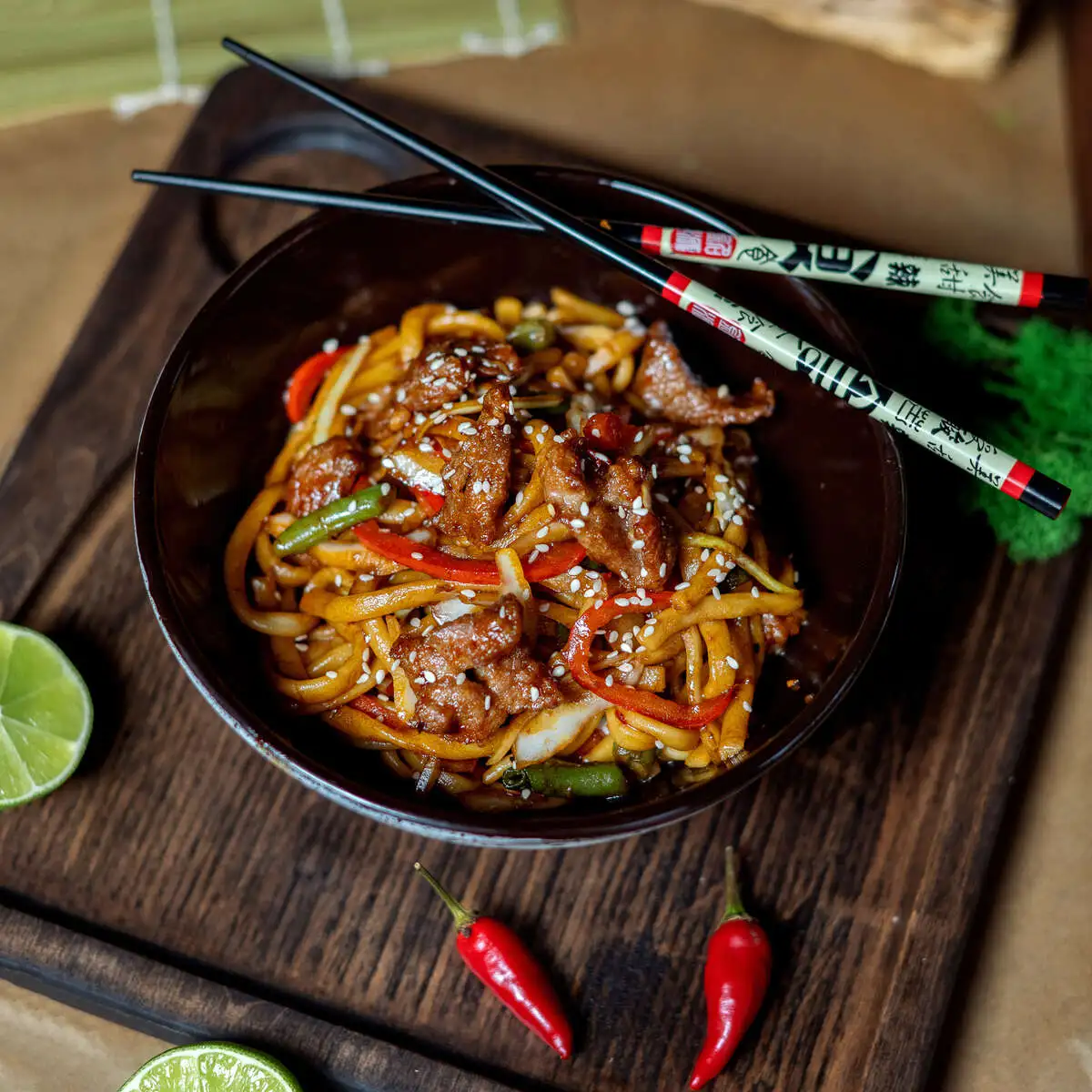 Удон с телятиной чили