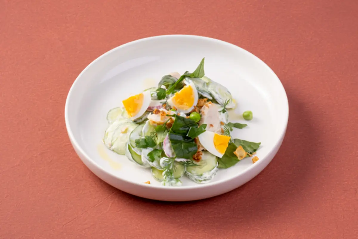 Салат с копченой рыбой