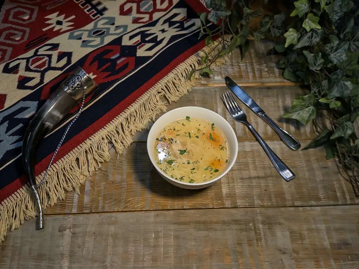 Куриный суп-лапша