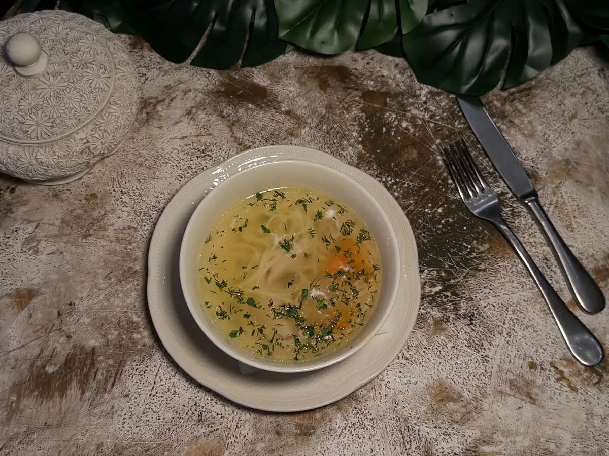 Куриный суп-лапша