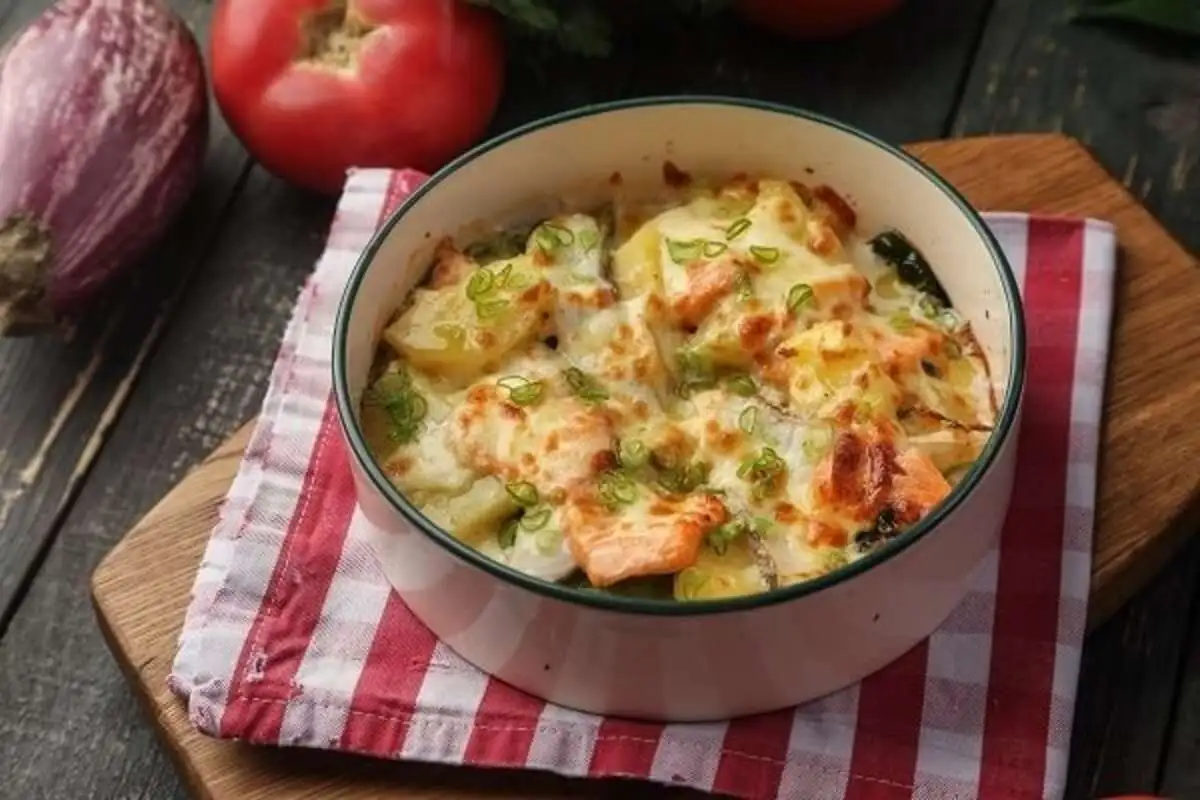 Лосось и судак с картофелем на кеци