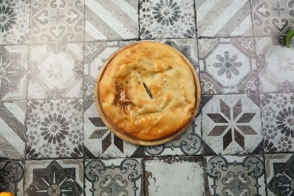 Кубдари со свининой и говядиной