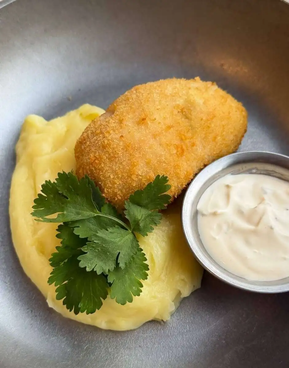 БО Куриное филе в киевском стиле с картофельным пюре 270 гр