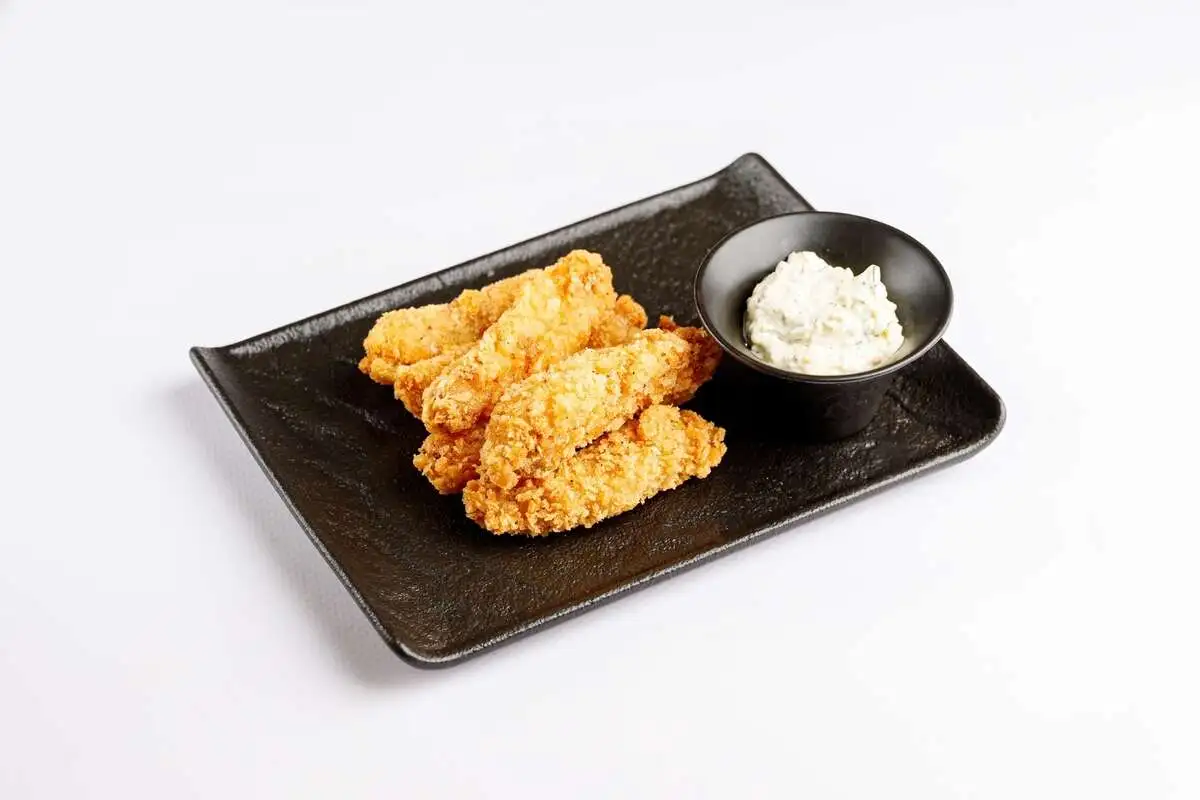 Куриные стрипсы с фирменным соусом 