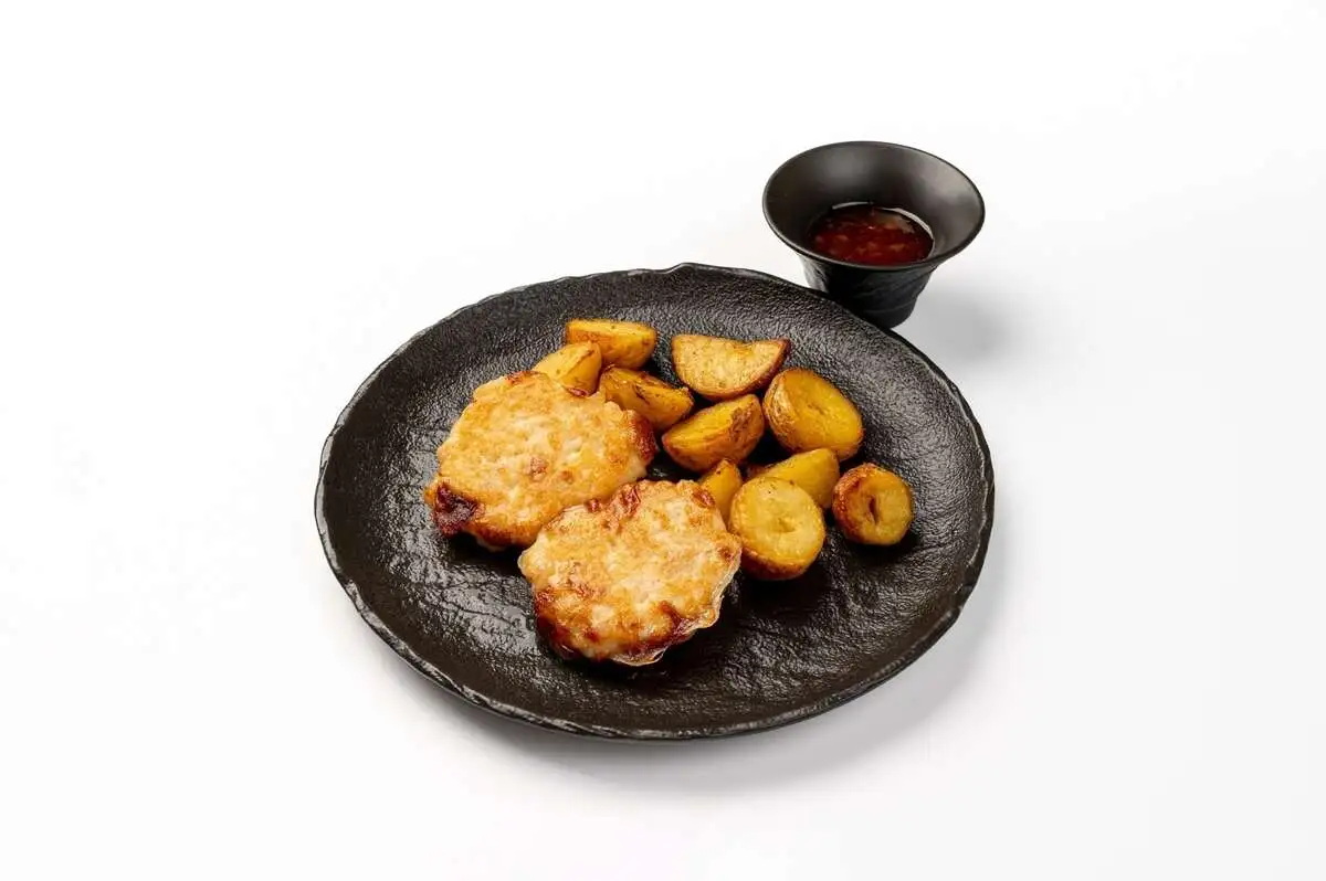 Биточки из курицы с картофелем