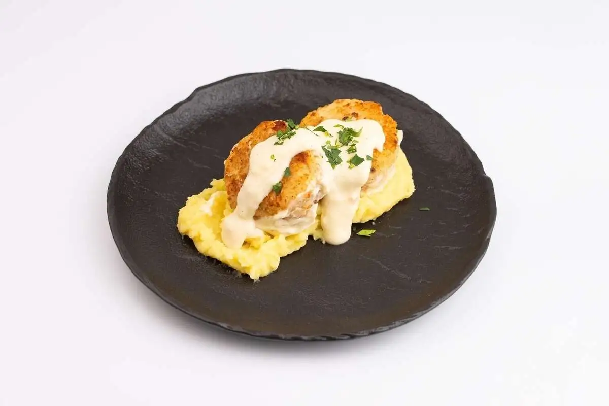 Котлеты рыбные с картофельным пюре