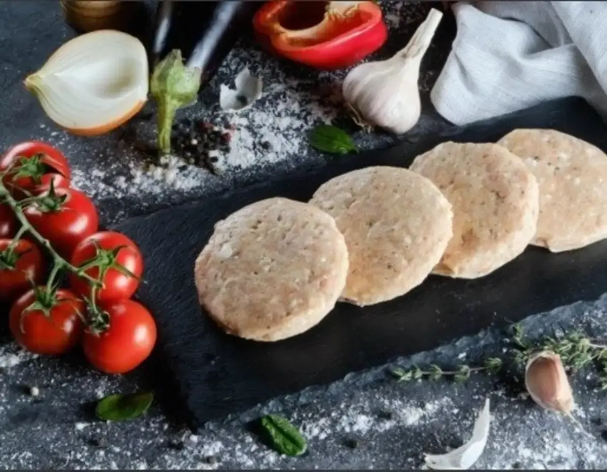 Биточки из индейки с творогом и вялеными томатами халяль