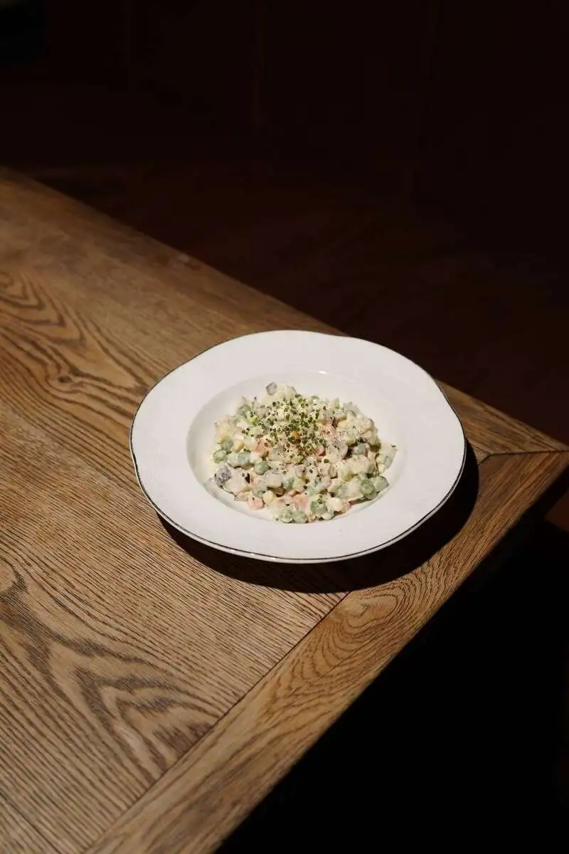 Оливье с копченой индейкой 