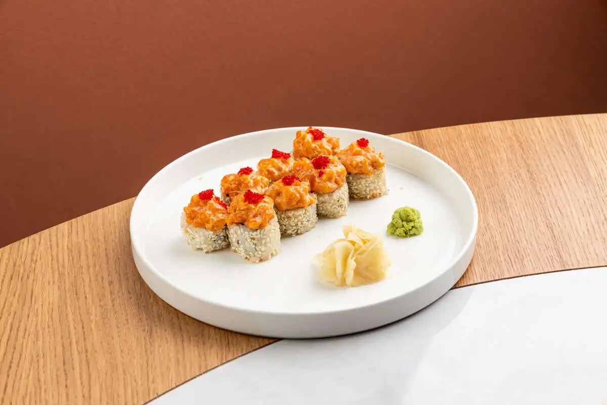 Спайси ролл лосось