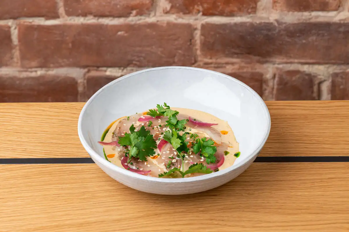 Севиче дорадо, соус мирин, чили