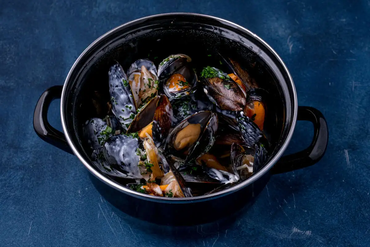 Мидии в сливочном соусе