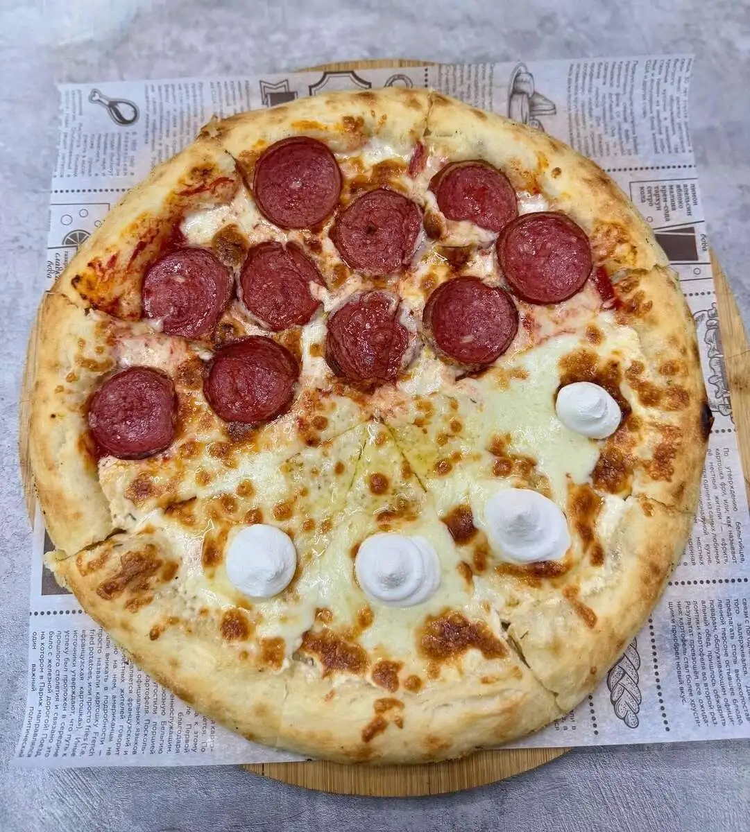 Половинка Пепперони - 4 Сыра