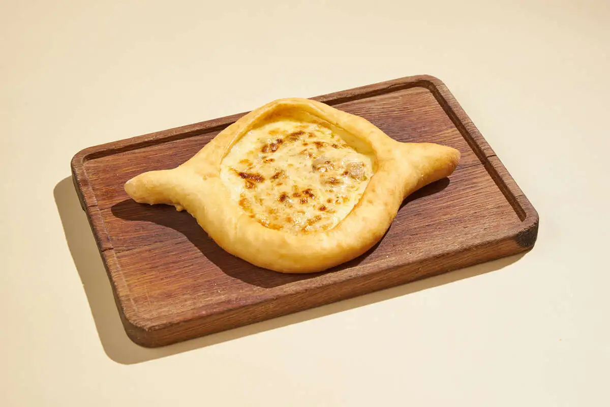 Хачапури с белыми грибами