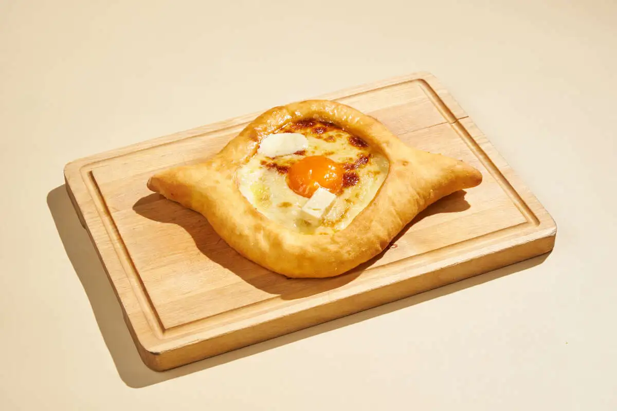 Хачапури по-аджарски