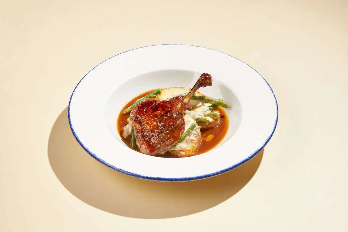 Утка конфи с трюфельным картофелем