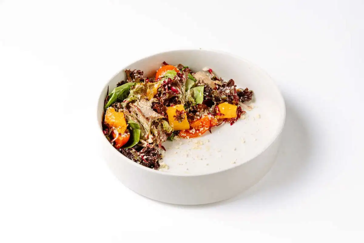 Салат с подкопченной уткой