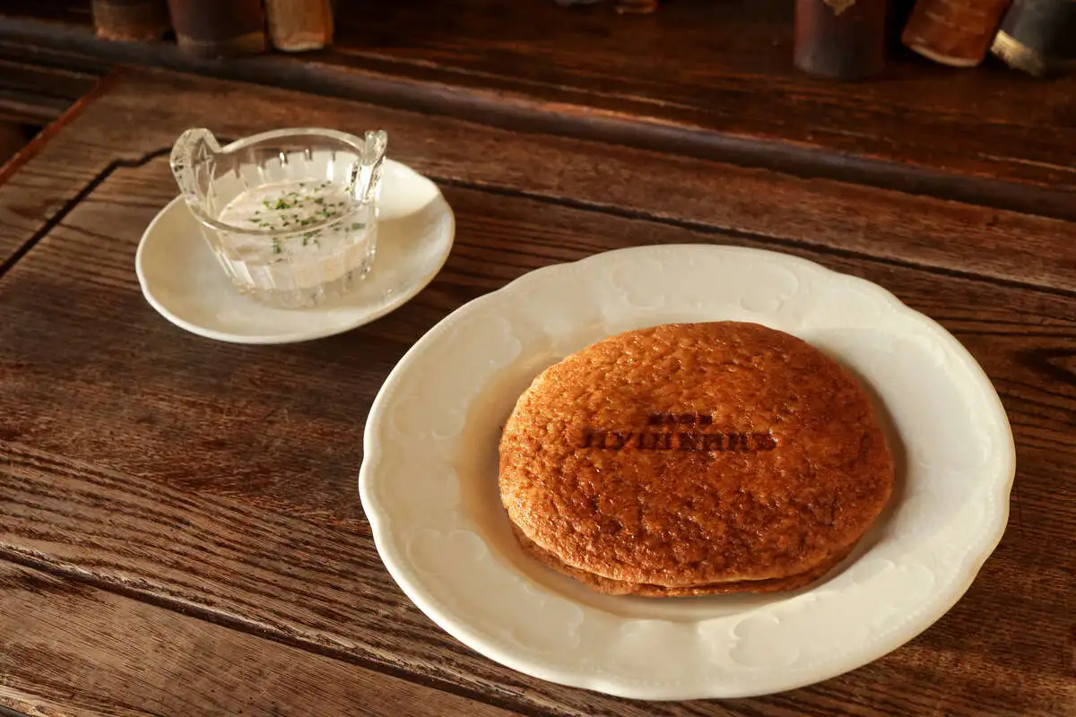 Икра щуки с гречневыми блинами