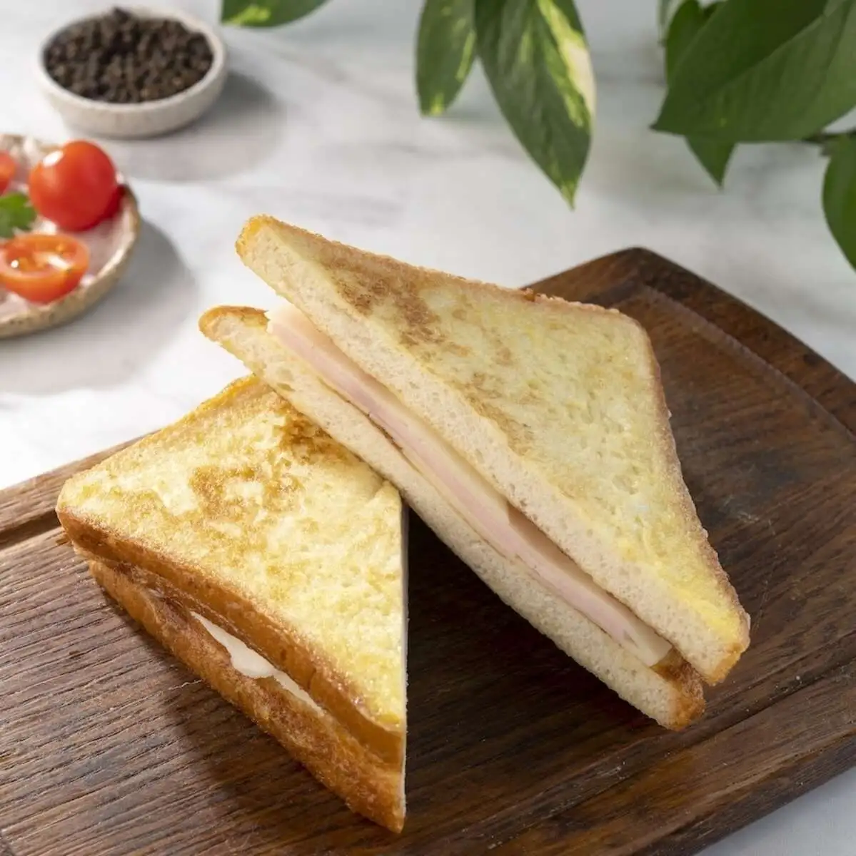 Французский тост с ветчиной и сыром