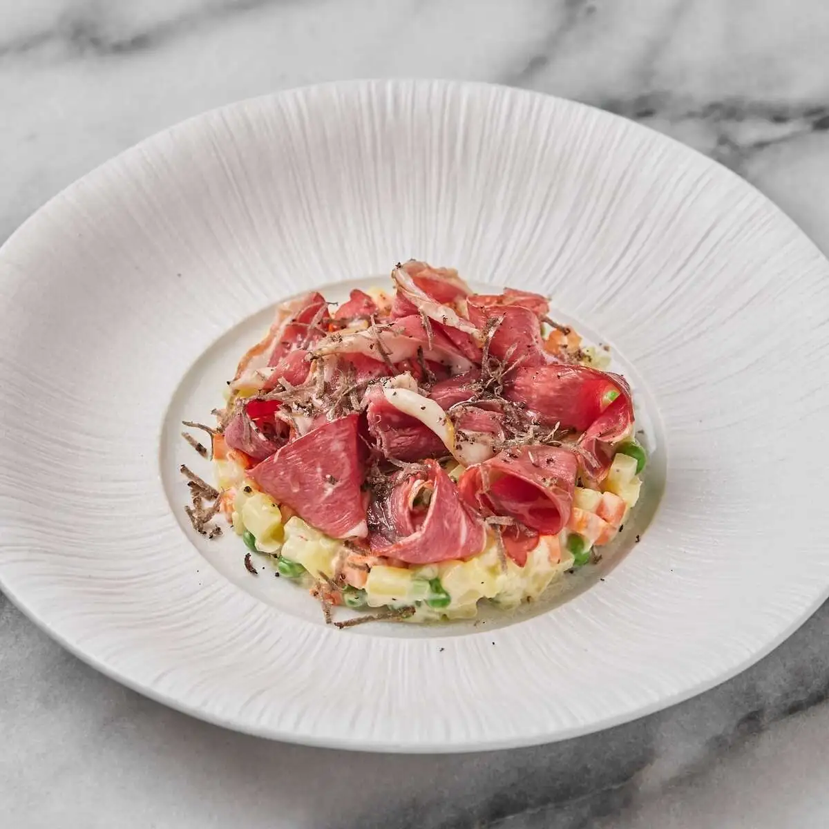 Оливье с утиной грудкой и трюфелем