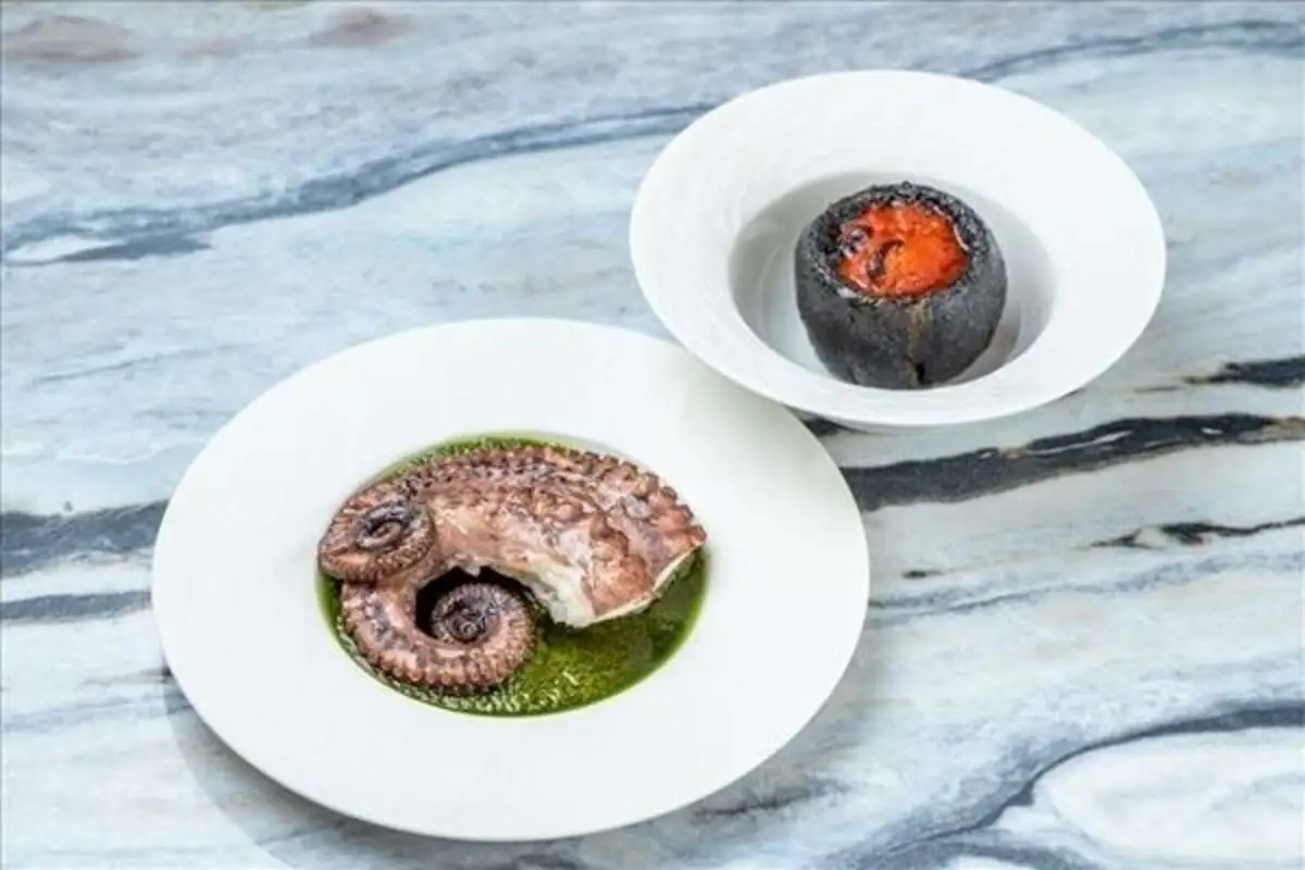 Индонезийский Осьминог запеченый с томатом