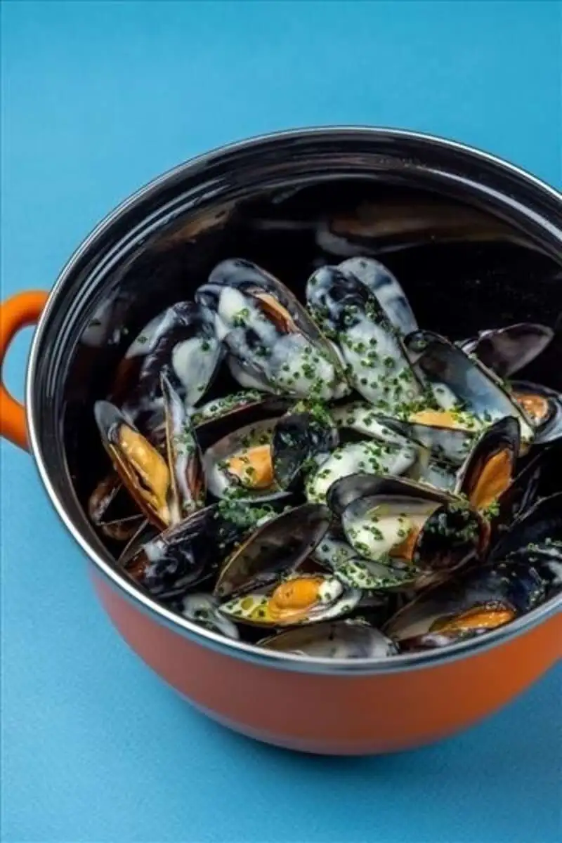 Мидии чилийские в томатном соусе