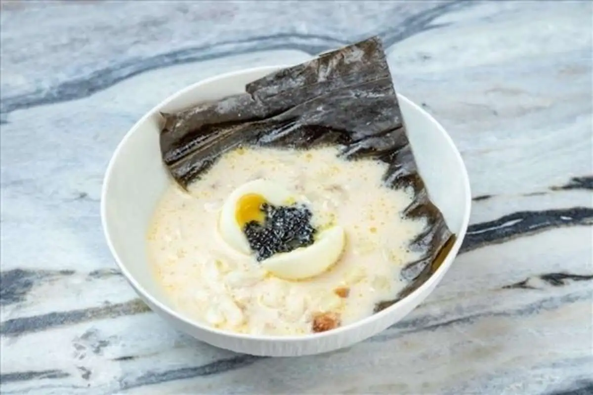 Сливочный с комбу, угрем, треской и икрой