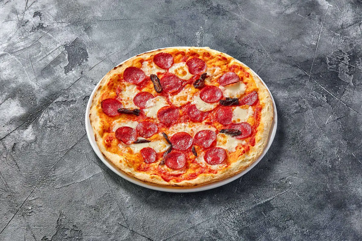 Пицца  Пеперони с вяленной сливой