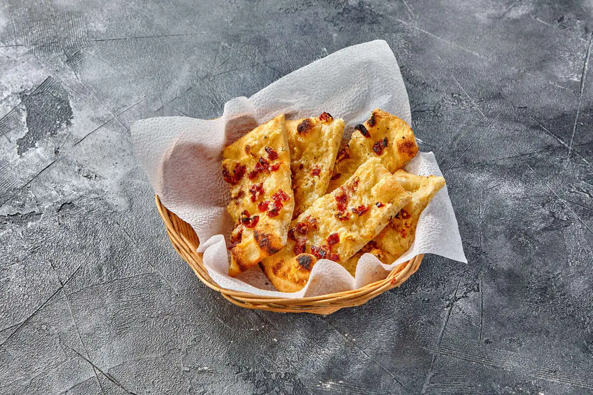 Фокачча с вялеными томатами