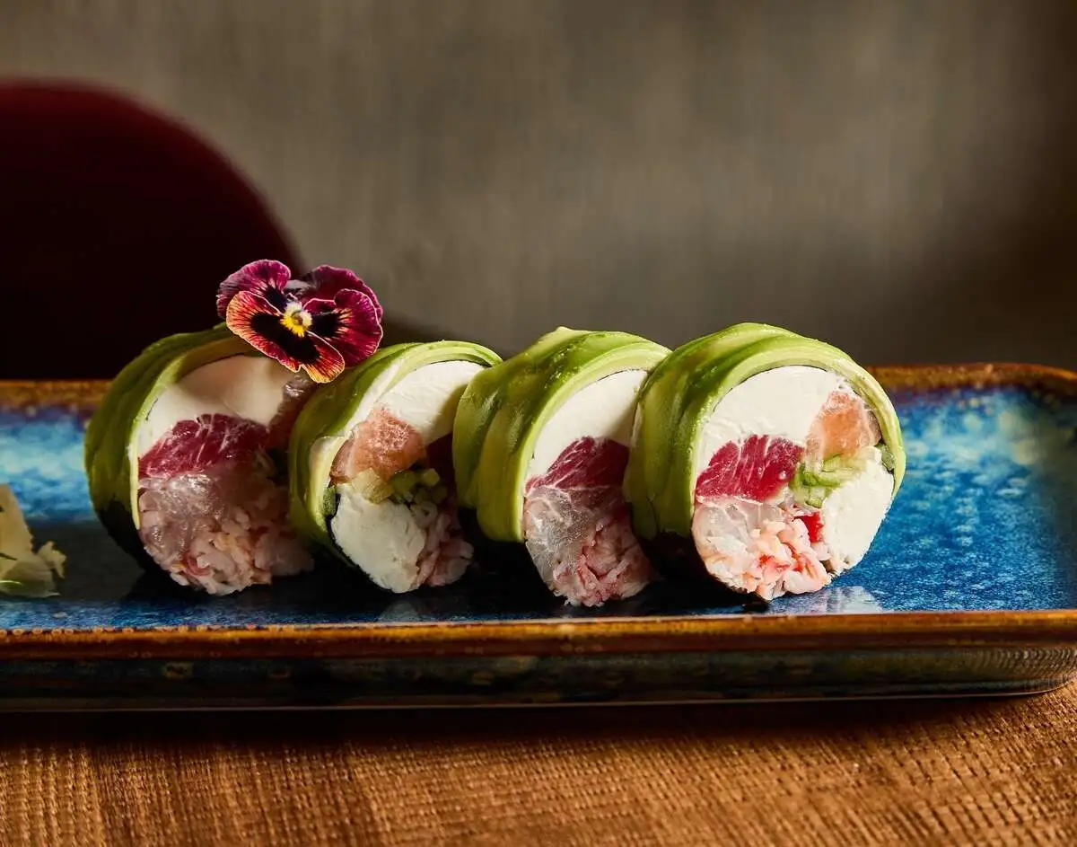 NEW Ролл сашими с крабом, лососем и тунцом