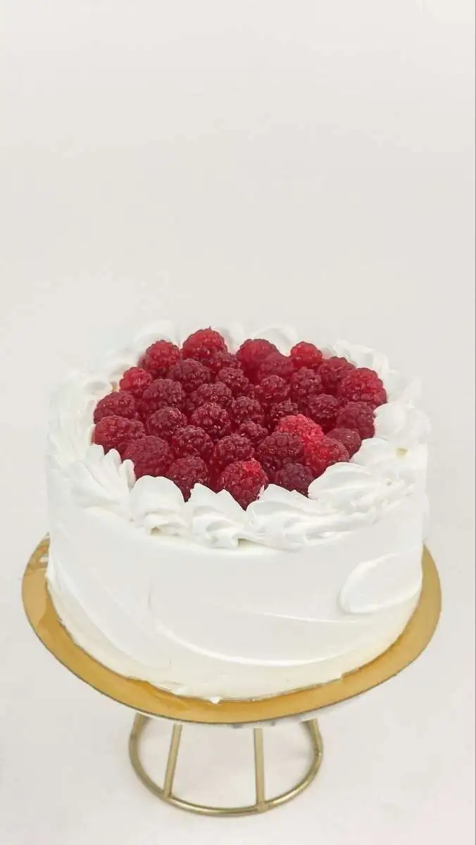 Торт Ягода-малинка бенто сгущенка/орехи 705 гр