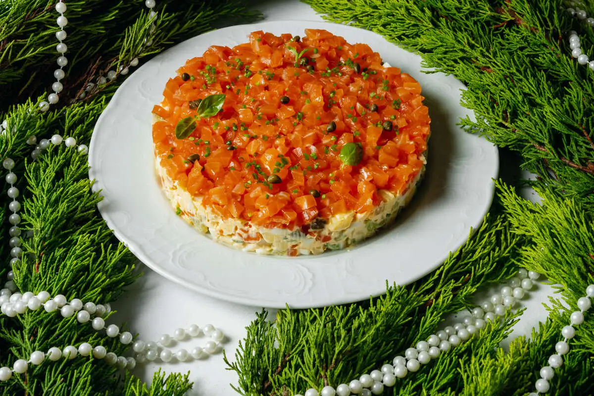 Оливье с лососем