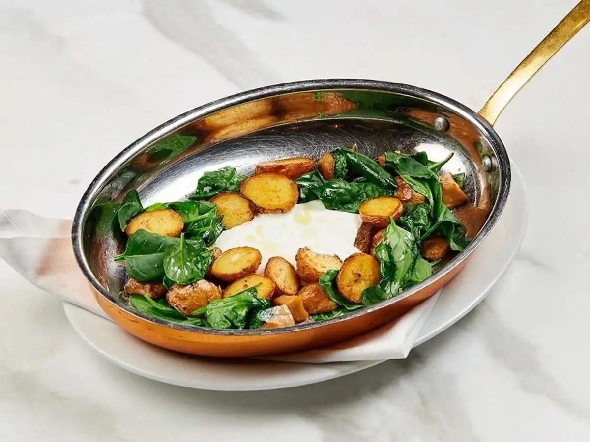 Беби картофель со шпинатом