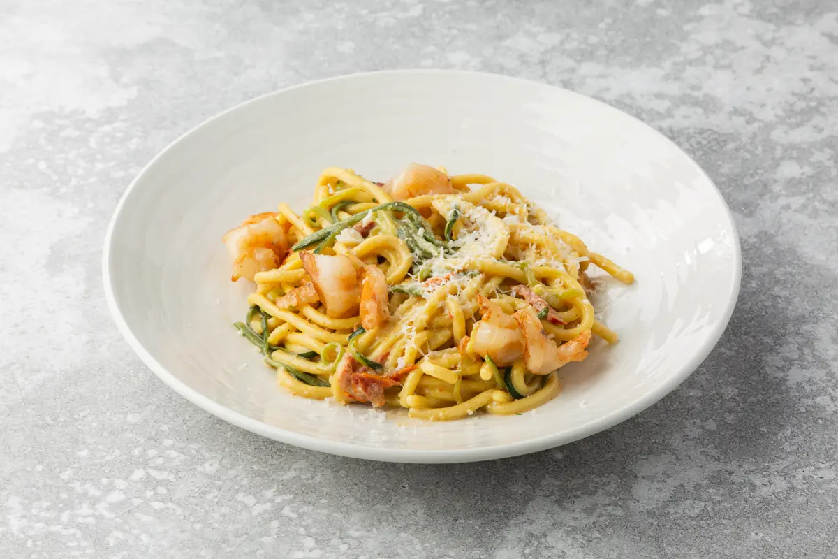 Паста с креветками и цукини