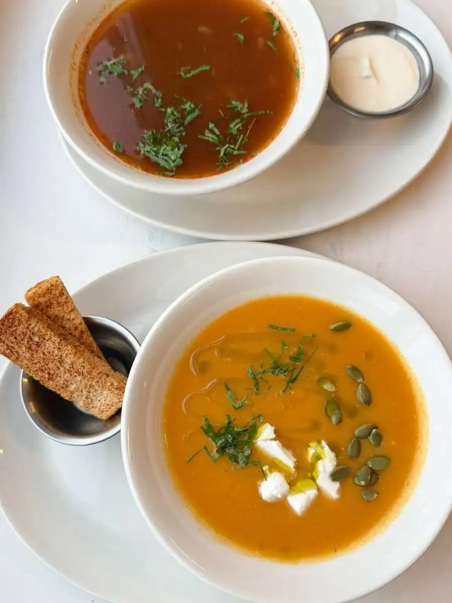 Тыквенный крем-суп с сыром фета и гренками 250/20/20 гр