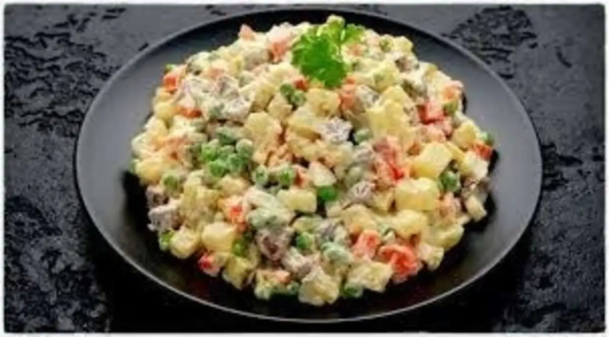 Оливье с ветчиной