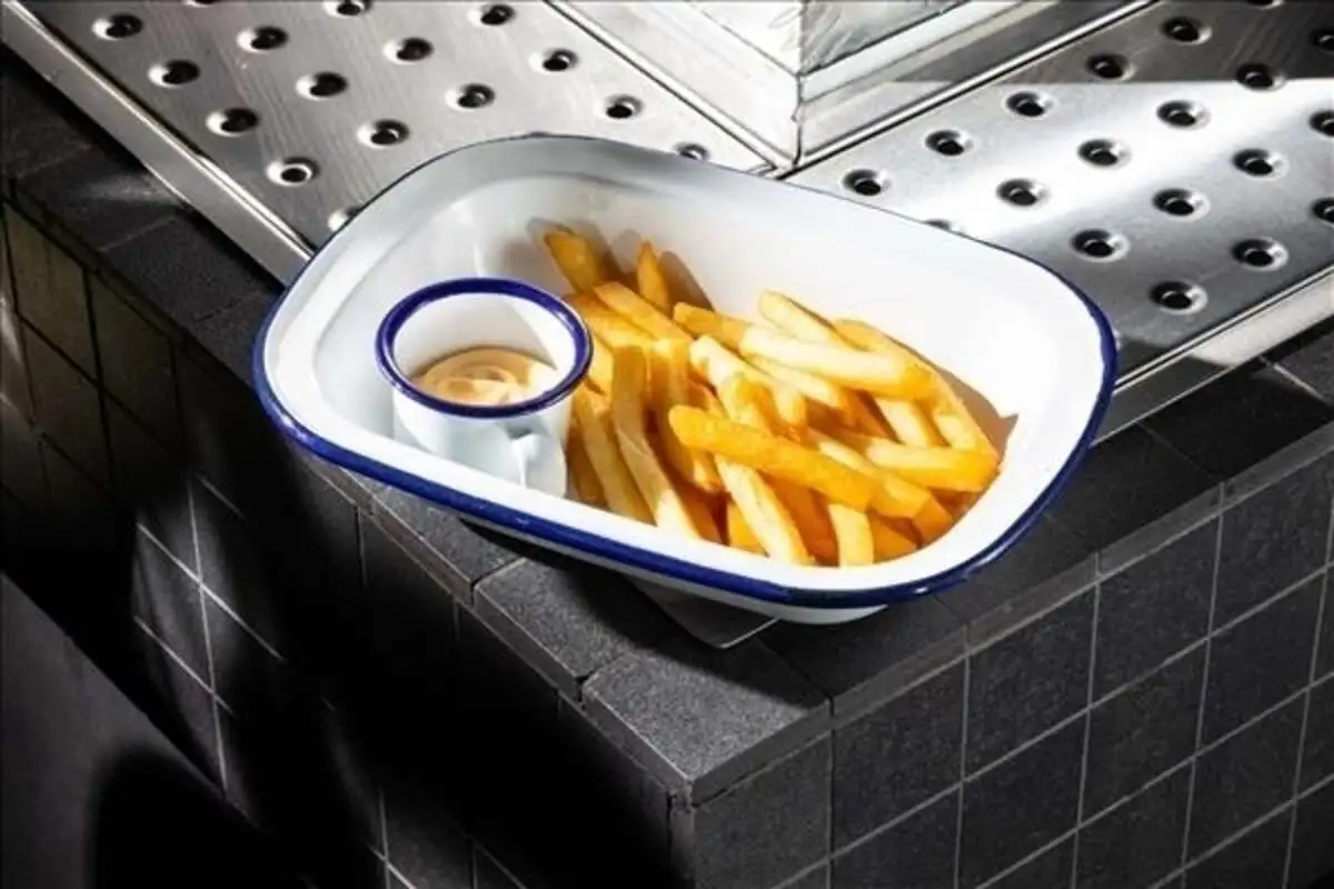 Фри картофель, сырный соус