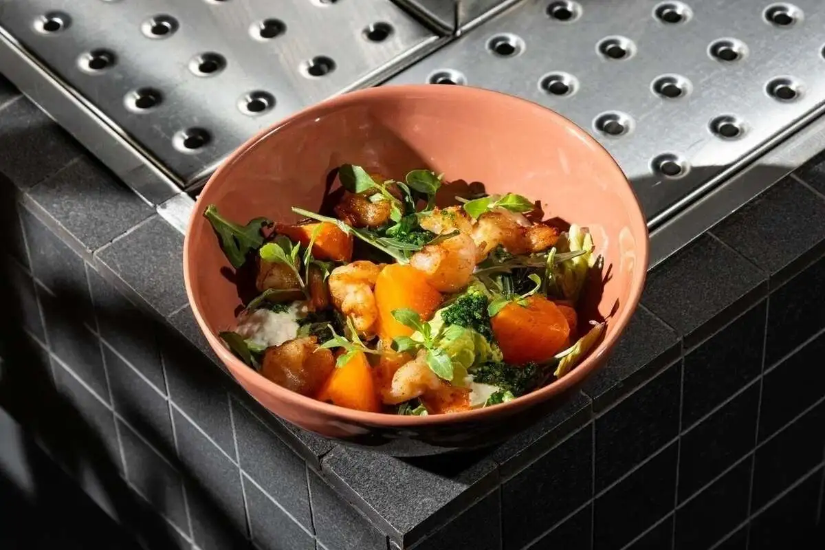 Хурма, креветки, страчателла