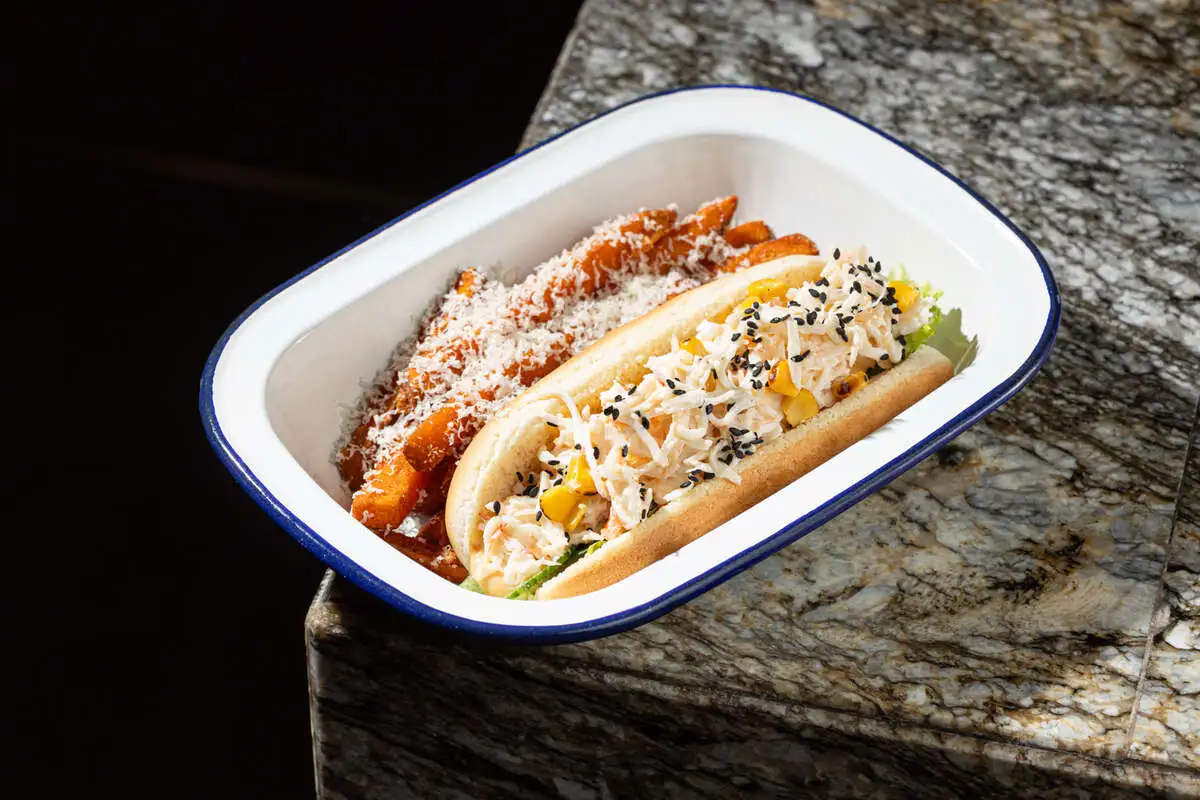 Краб-дог, кукуруза-гриль, батат фри