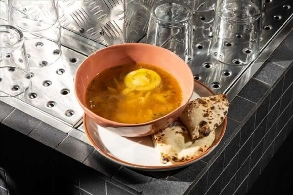 Куриный бульон, лепешка