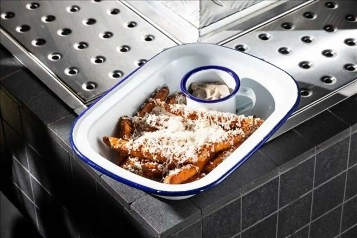 Фри батат, трюфель, пармезан