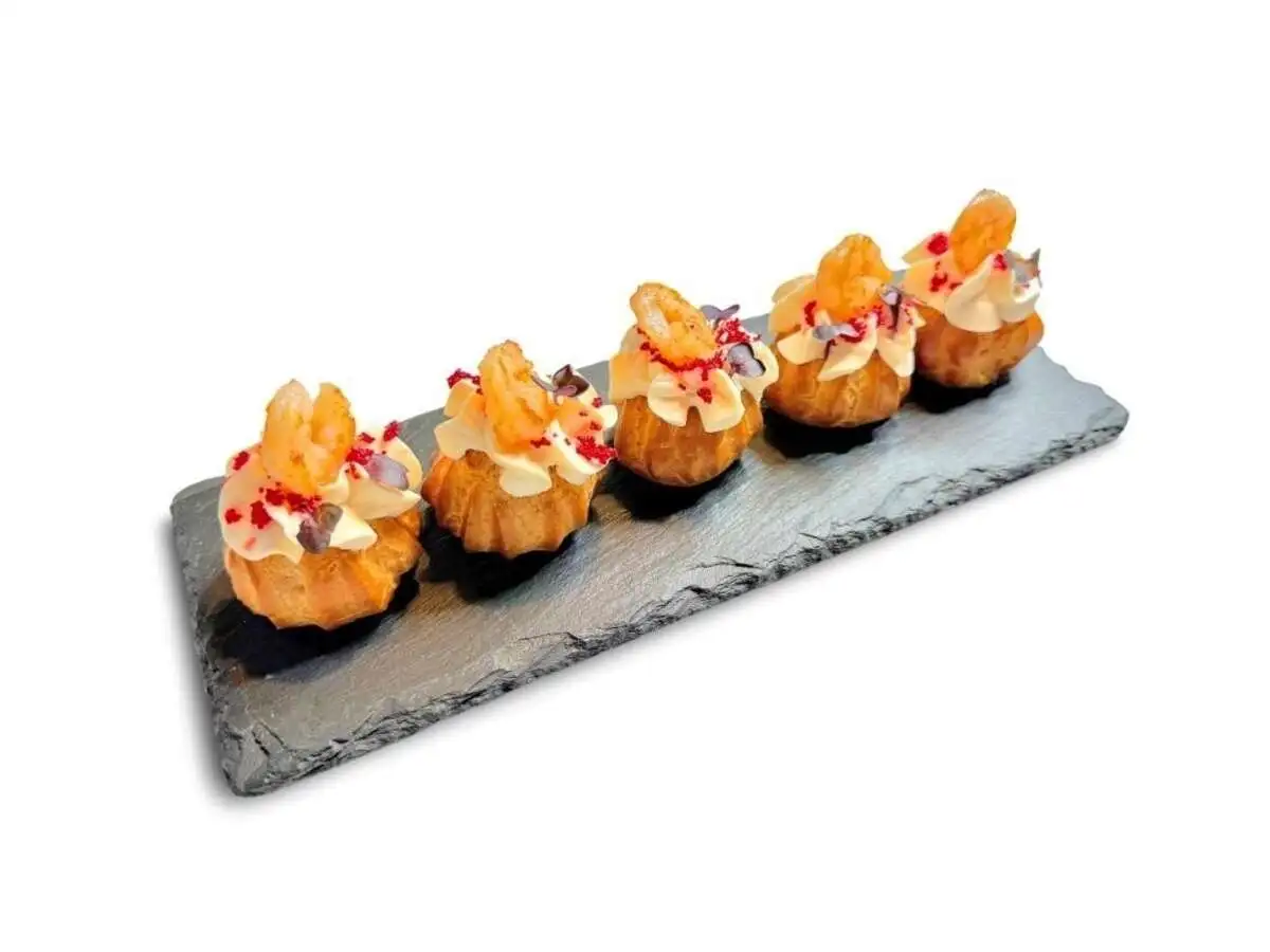 Профитроли с креветкой